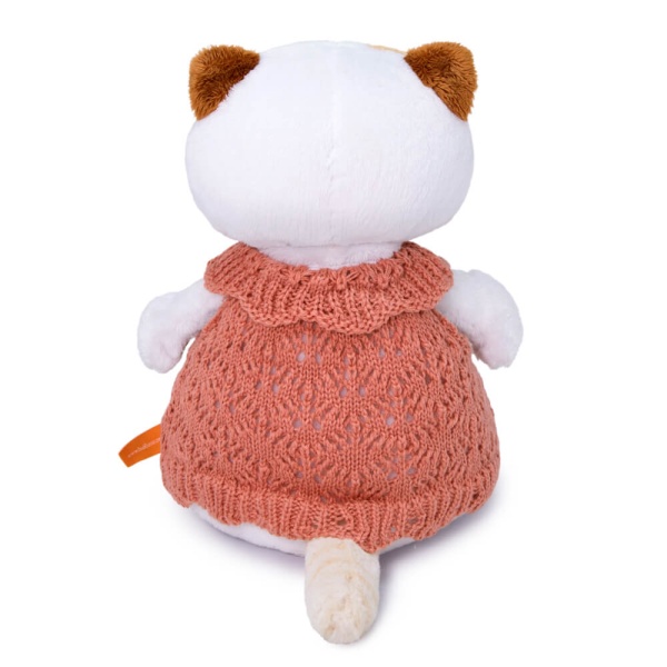 Ли-Ли в вязаном платье