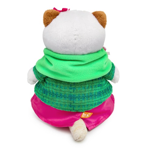 в ярком комплекте