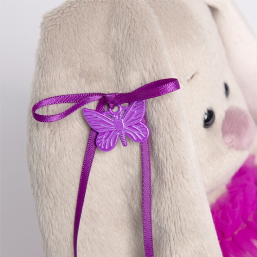 в пурпурной юбочке «фонарик»