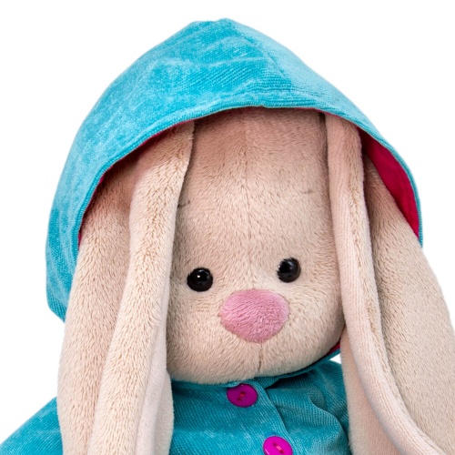 в вельветовом пальто