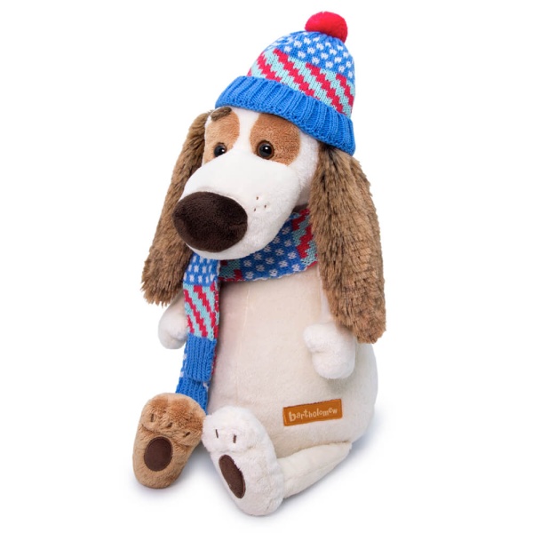 Бартоломей в вязаной шапке и шарфе