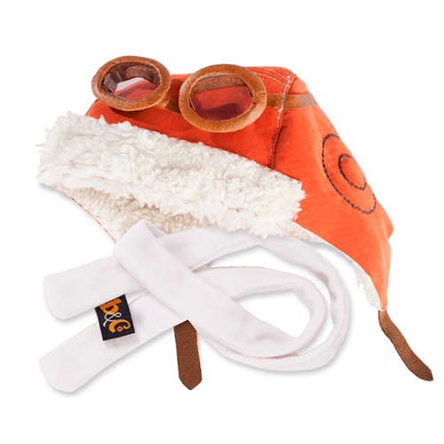 в шлеме и шарфе