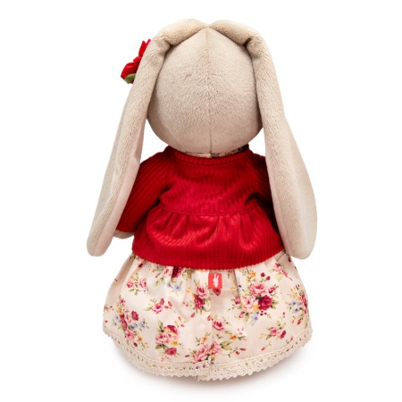 в платье и вельветовом жакете