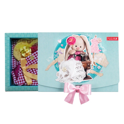 Костюм из твида и шляпка