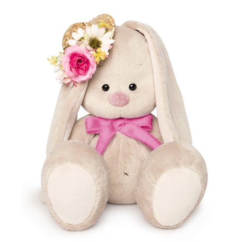 в соломенной  шляпке