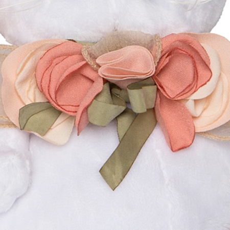 с цветами из шёлка