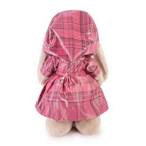 в плаще с люрексом