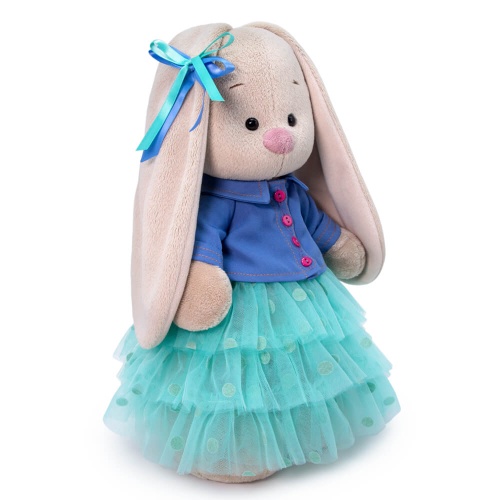 в юбке и джинсовой курточке