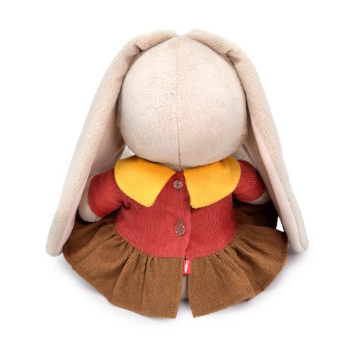 в платье с желтым воротником