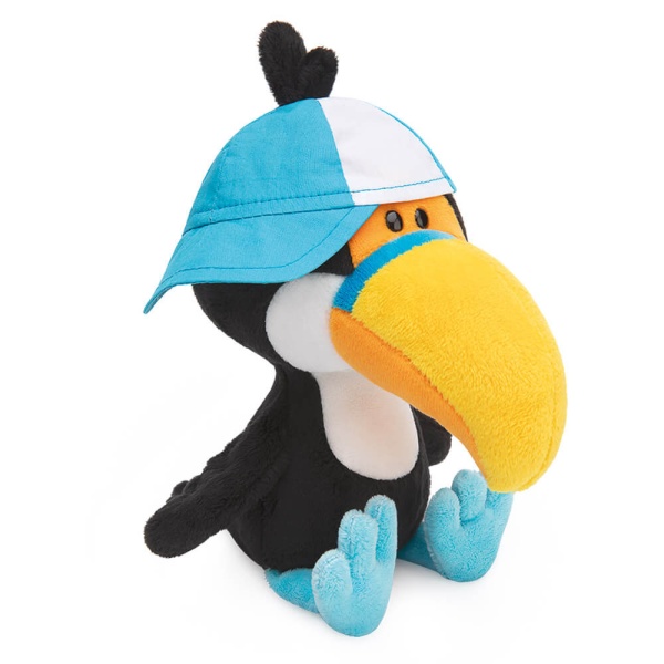 Тукан Току в кепке