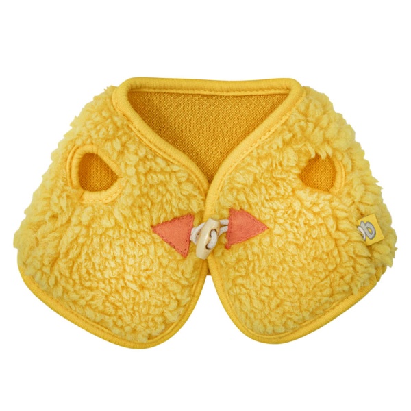 Меховой жилет и шапочка из трикотажа