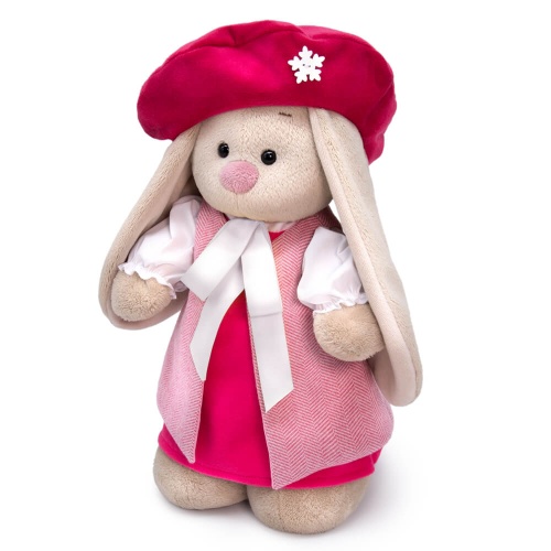 в длинном жилете