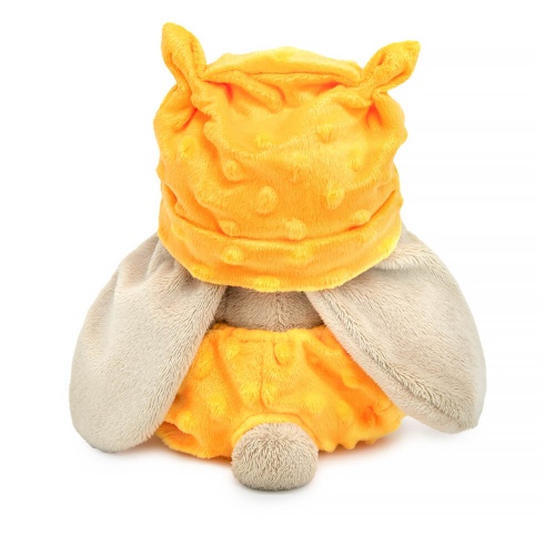 в шапочке с сердечком и штанишках