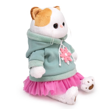 в свитшоте со снежинкой