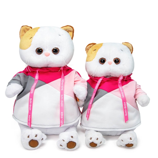 Ли-Ли в разноцветной толстовке