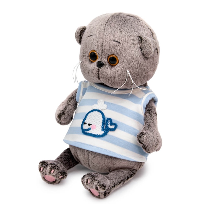 в майке с китёнком