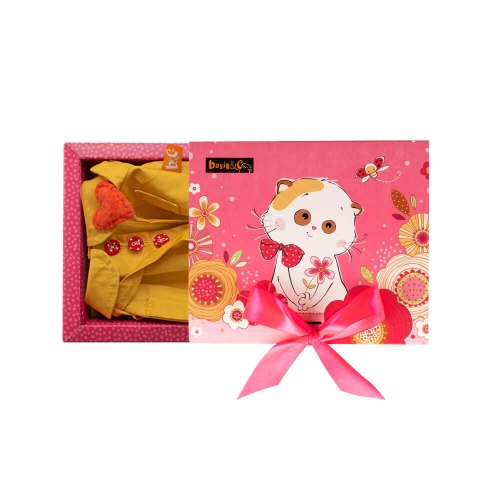 Оранжевый плащ с сердечком из флиса