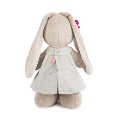 в сером платье из жаккарда