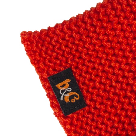 Оранжевая вязаная шапка и шарф