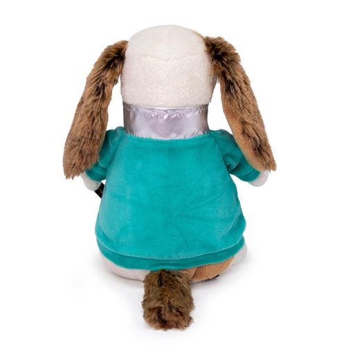 в толстовке «Космос»