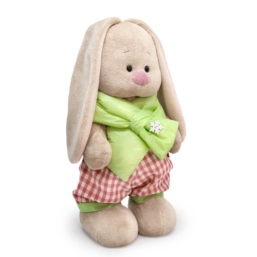 в дутом шарфе