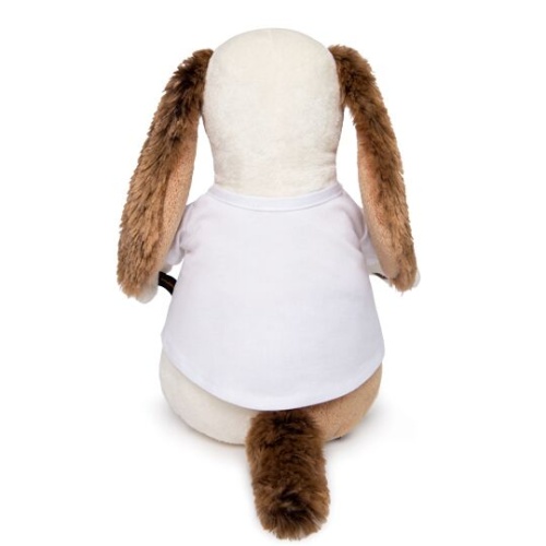 в футболке с принтом "Россия"