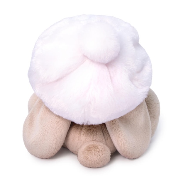 Зайка Ми в белом берете и с шариком