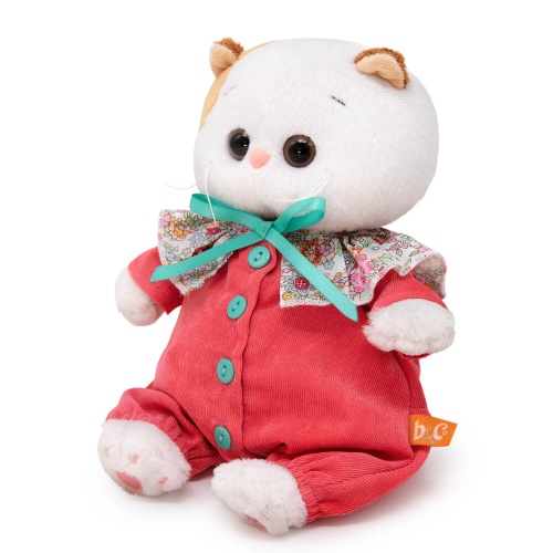 в комбинезоне с воротником в цветочек