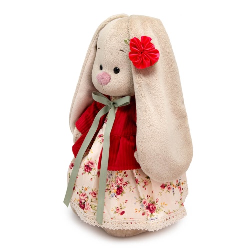 в платье и вельветовом жакете