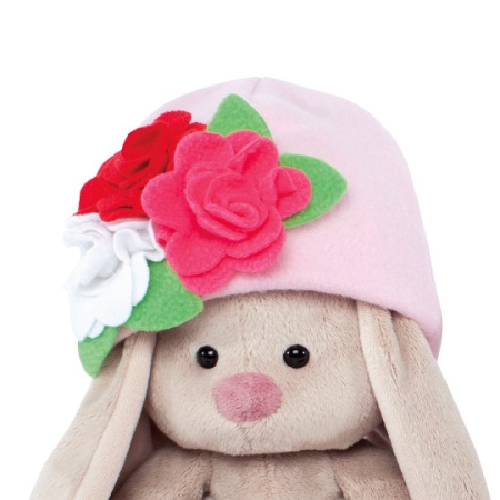 в шапочке с цветами