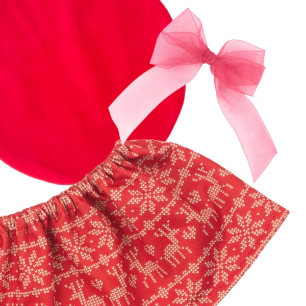 Берет и юбка с оленями