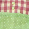 Полукомбинезон с карманом и зеленая футболка