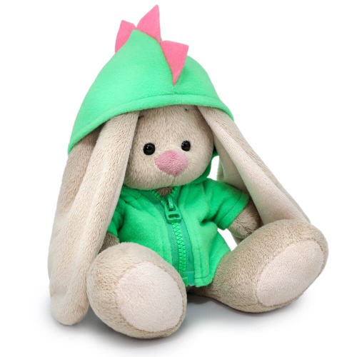 в толстовке «Дракончик»