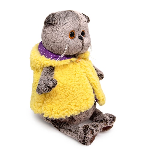 в жилете с капюшоном