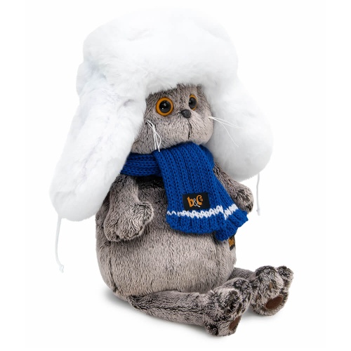 Кот Басик в белой меховой шапке