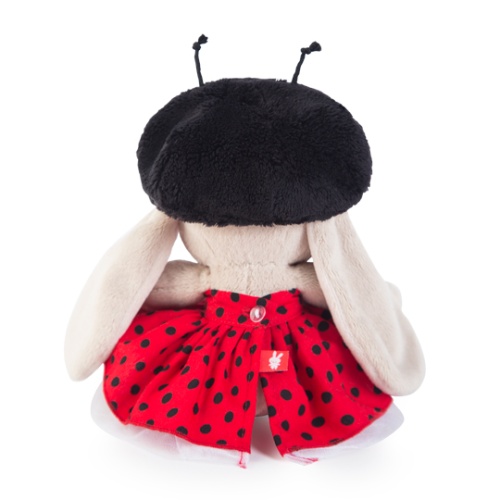 в костюме божьей коровки