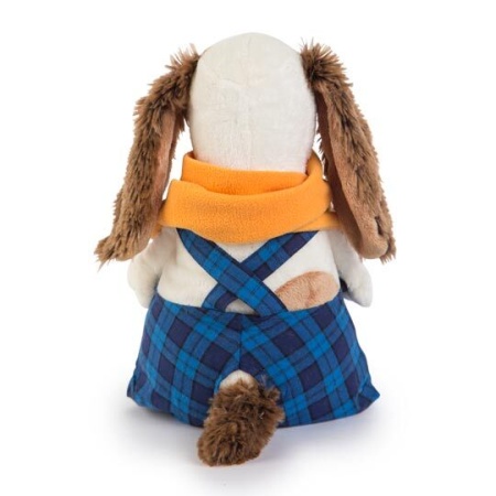 в синем комбинезоне