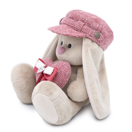 в кепке и с сердцем