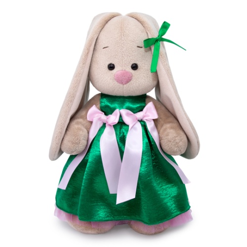 в нарядном платье