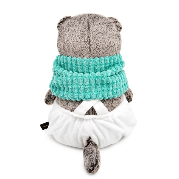 Басик в комбинезоне и снуде