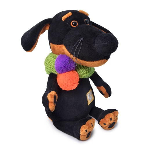 в снуде с помпонами