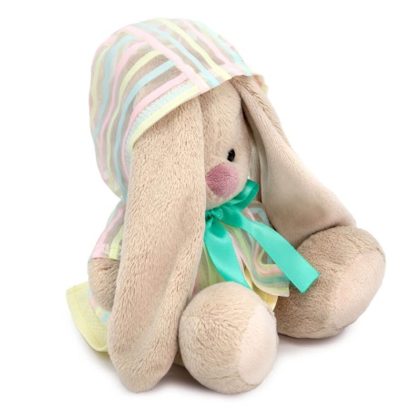 в сарафане и курточке