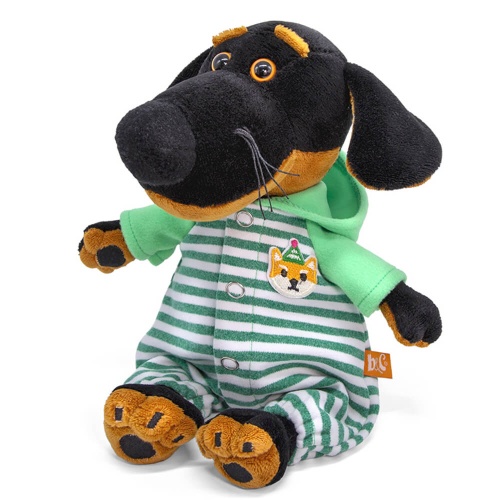 в комбинезоне с кошечкой