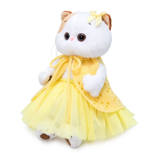 в вязаном жилете