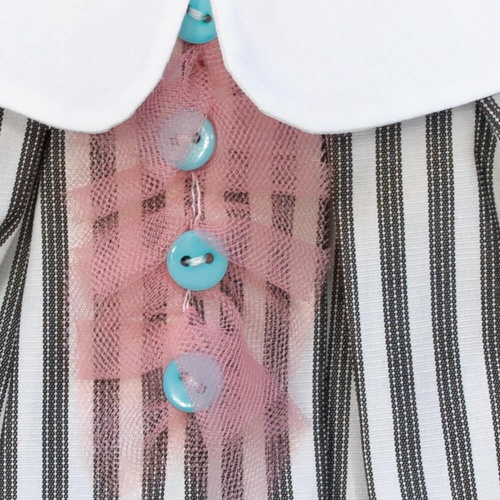 Полосатое платье с розовым жабо