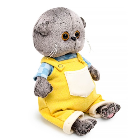 в комбинезоне на лямках