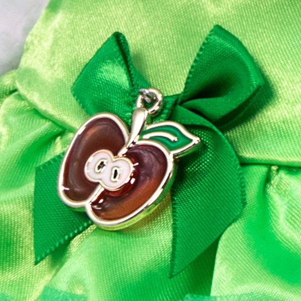 Ли-Ли беби в платье с яблочком