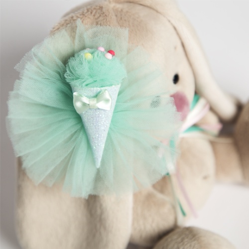 с изумрудным мороженым