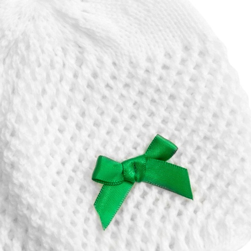 Салатовое платье и белая шапочка