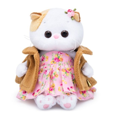 в накидке и розовом сарафане